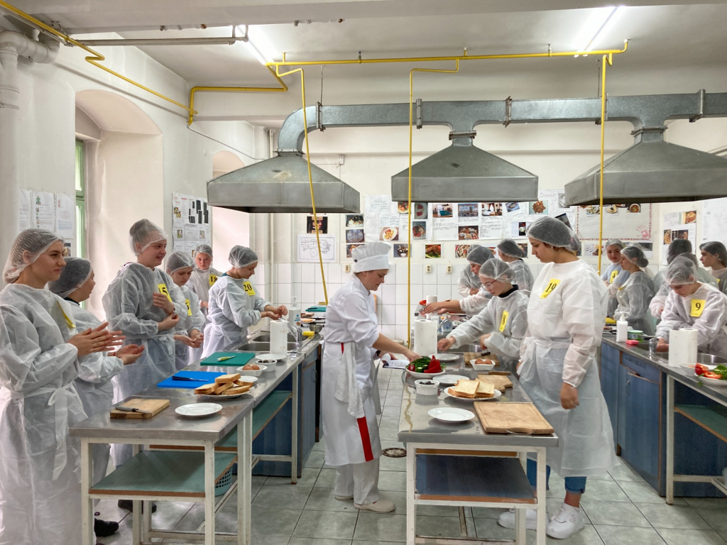 GALERIE FOTO - Și copiii gătesc. Concursul „Micii bucătari