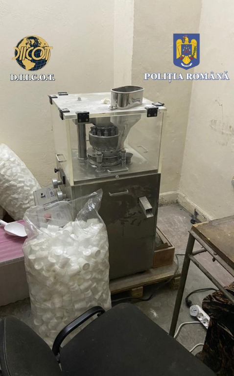Veritabilă industrie clandestină de anabolizante, îngenunchiată de către procurorii DIICOT