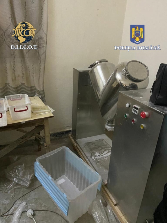 Laborator clandestin de produse anabolizante