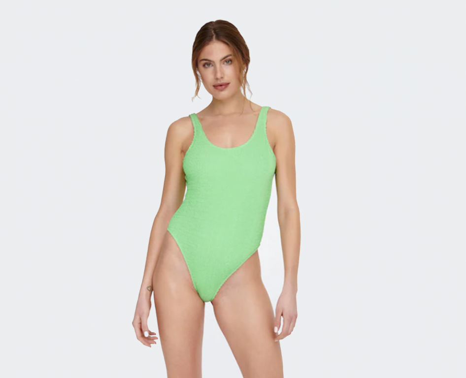 Cele mai frumoase ținute pentru o petrecere la piscină. Costume de baie perfecte pentru sezonul de vară 2023