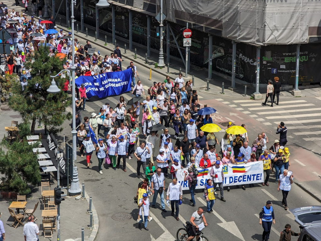  Profesorii continuă greva generală și protestele în stradă