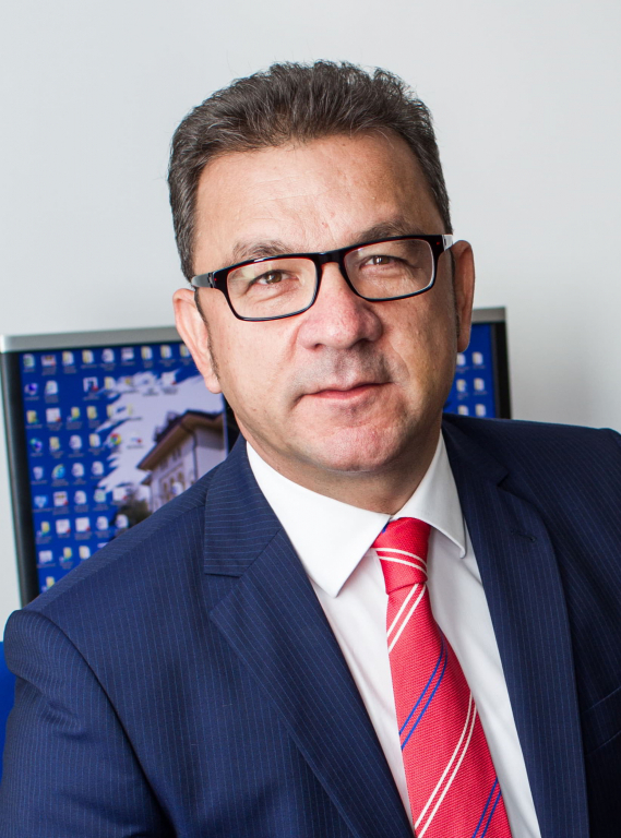Un client educat este căutat de toate băncile. Pentru că înțelege produsele și serviciile bancare, le folosește și le recomandă și altora – Doru Bulată, Exim Banca Românească