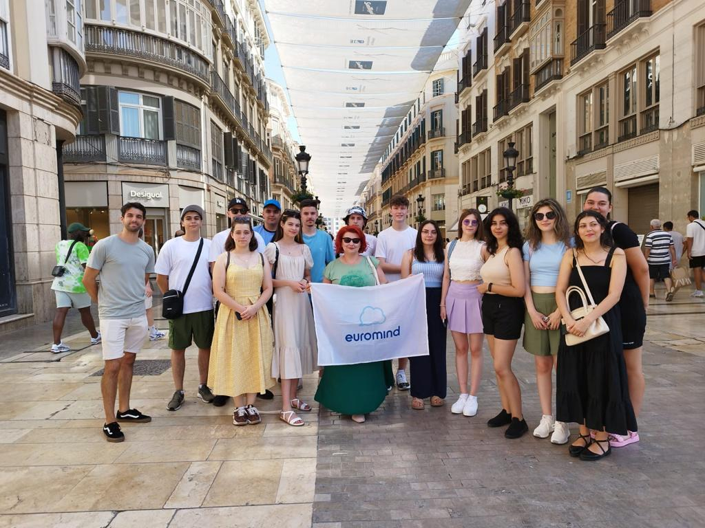 Elevii Liceului „Al.I.Cuza” au plecat la Malaga, într-un stagiu de formare