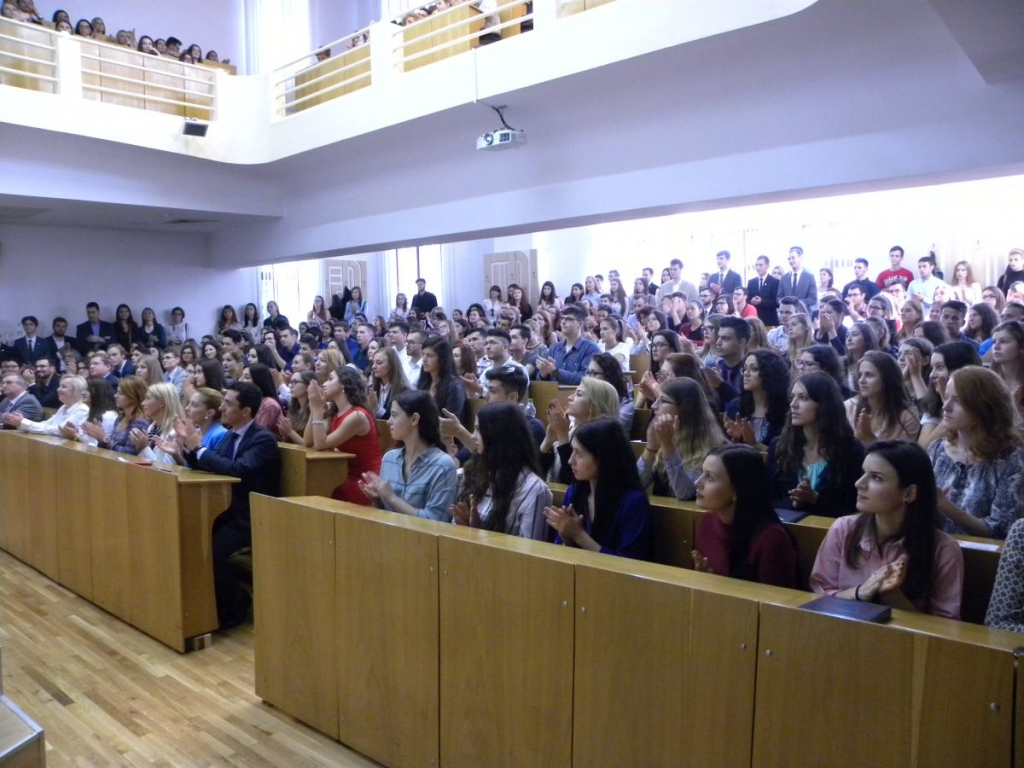 Peste 113.000 de tineri vor studia, în acest an, în universitățile de stat