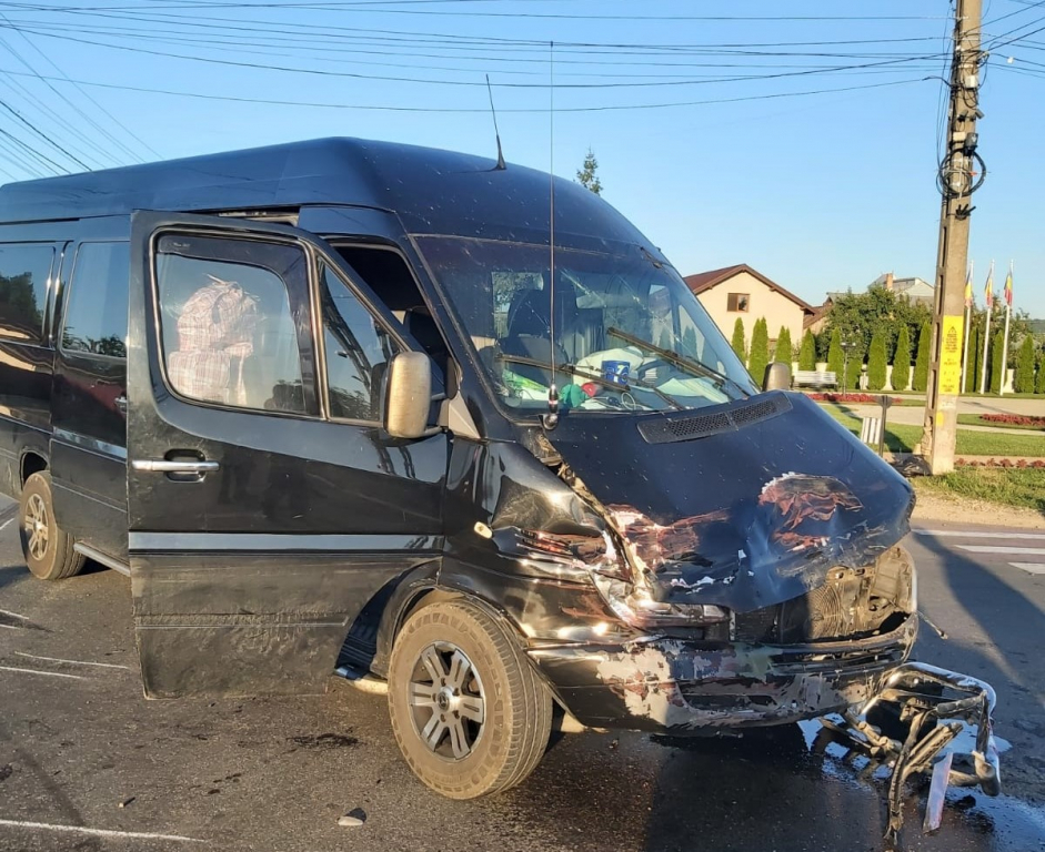 Accident grav la Pildești. Două persoane au fost rănite