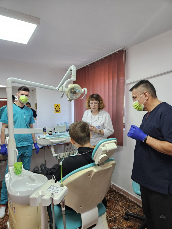 Peste 6.500 de copii din mediul rural, evaluați la stomatolog