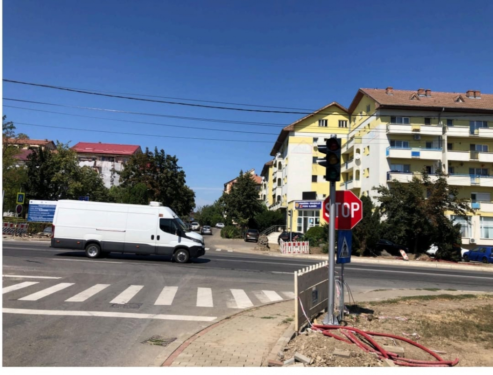 De luna viitoare, vom opri la trei semaforare, în Podu Iloaiei