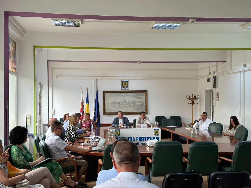 Corupția în instituțiile publice, temă de maxim interes la Prefectură 