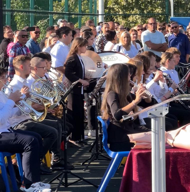  La Colegiul Național de Arte „Octav Băncilă” au răsunat primele acorduri ale toamnei