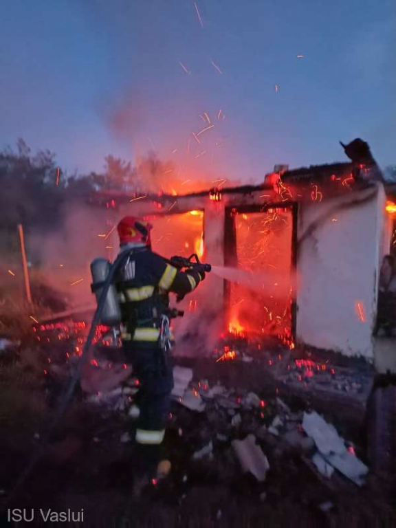 Un vasluian a murit ars de viu în casă