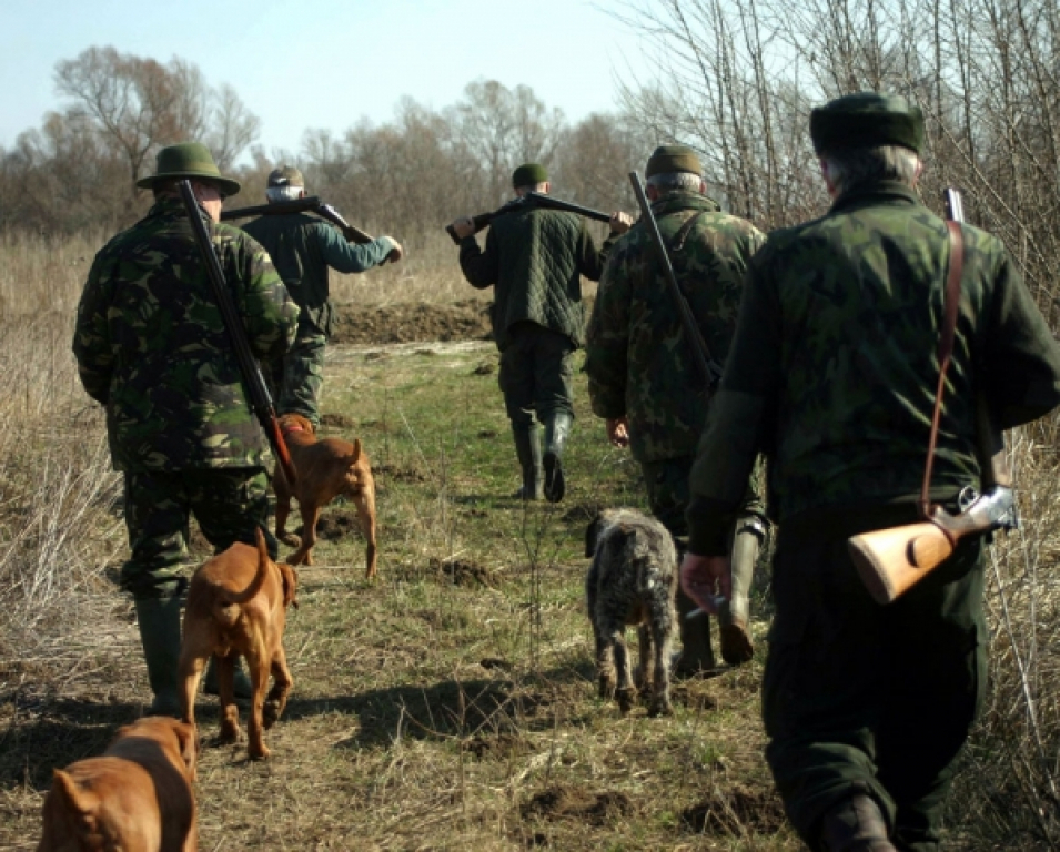 Au crezut că este iepure: Bărbat împușcat la vânătoare