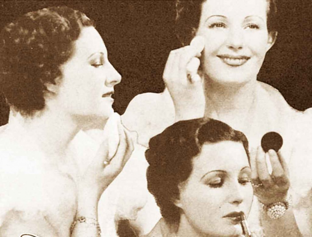 Frumusețe la extreme. Cele mai trăsnite tendințe de beauty din istorie