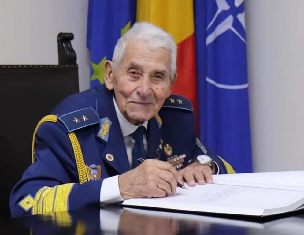 Percheziții DIICOT la generalul Radu Theodoru, veteran de război, în vârstă de 101 ani