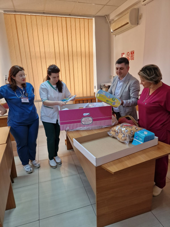 Pășcănenii, solidari cu bebelușul salvat din toaletă