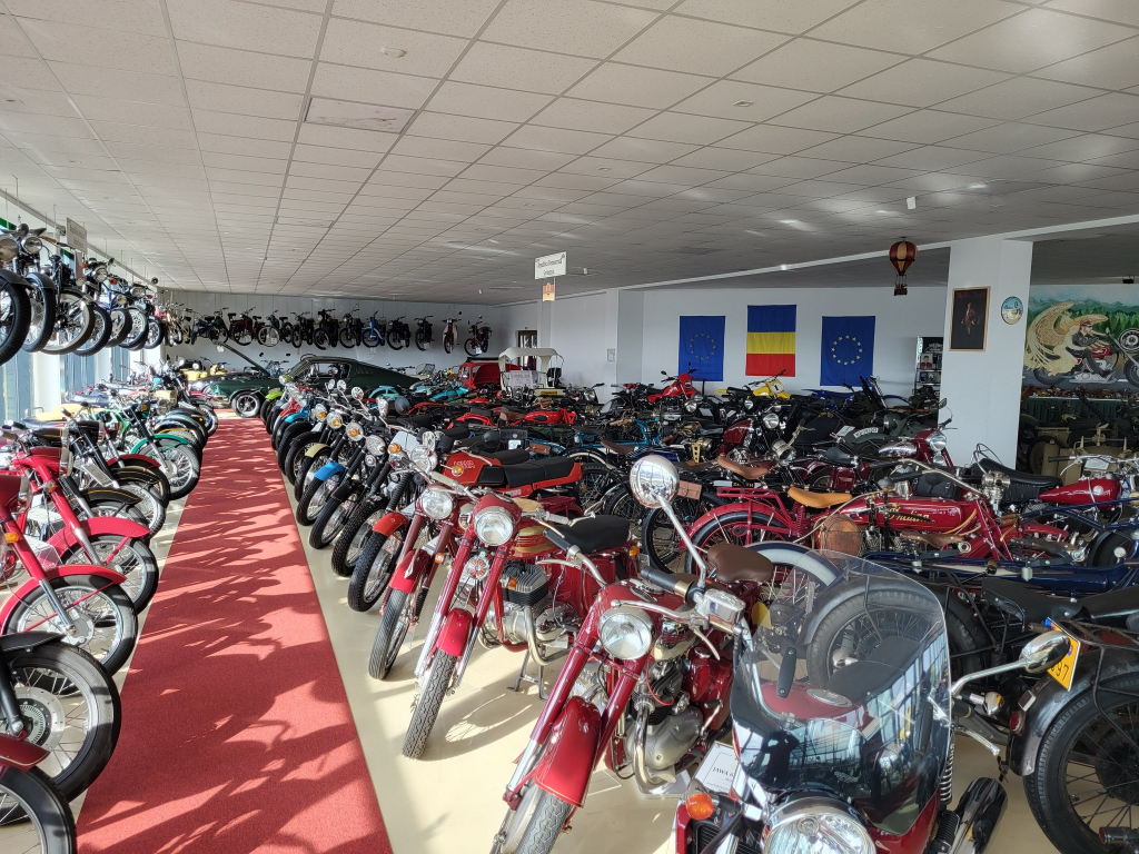 Ce n-a văzut Parisul! Sute de motociclete din întrega lume, expuse la Horodnic!