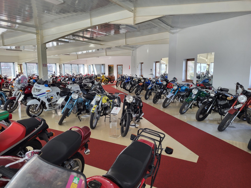 Ce n-a văzut Parisul! Sute de motociclete din întrega lume, expuse la Horodnic!