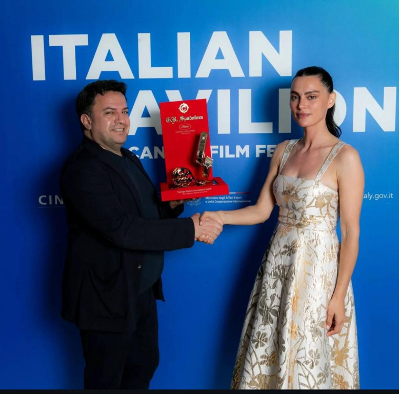 O ieșeancă a cucerit Cannes-ul. Catrinel Menghia a luat Premiul internațional pentru filmul său de debut „Girasoli”