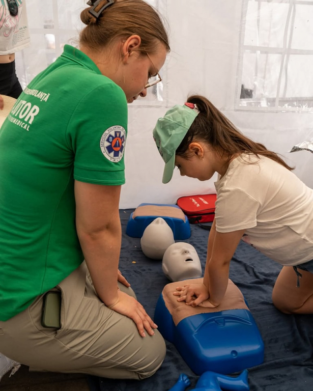 Serviciul Voluntar de Ambulanță caută sprijin pentru a instrui peste 30.000 de elevi