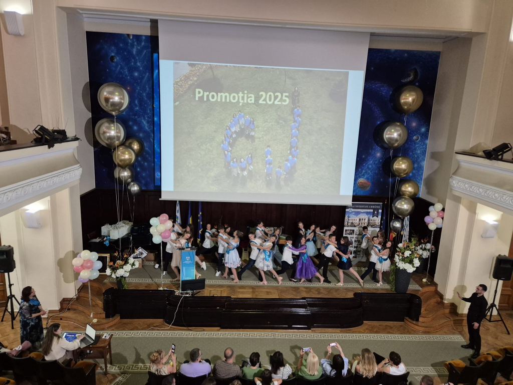 FOTO -- Primul final important pentru cei 24 de cercetași ai Liceului Universității „Alexandru Ioan Cuza”-- Cine sunt eu și ce voi deveni? 