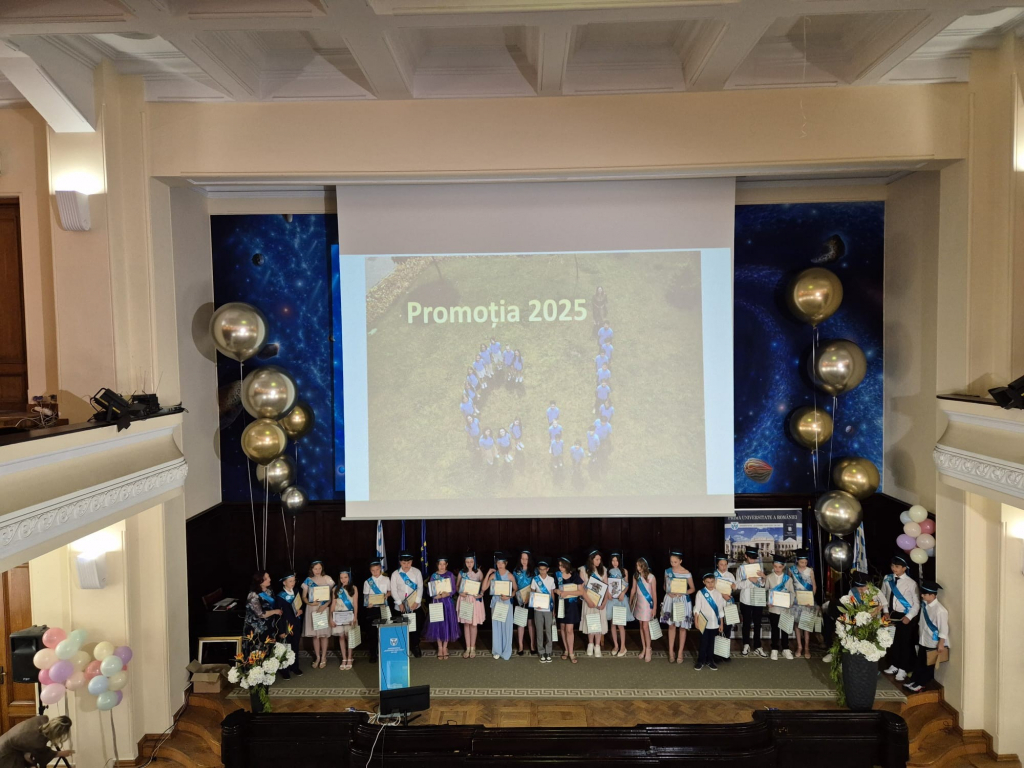 FOTO-- Cercetașii Liceului Universității „Alexandru Ioan Cuza” au plecat în explorarea viitorului