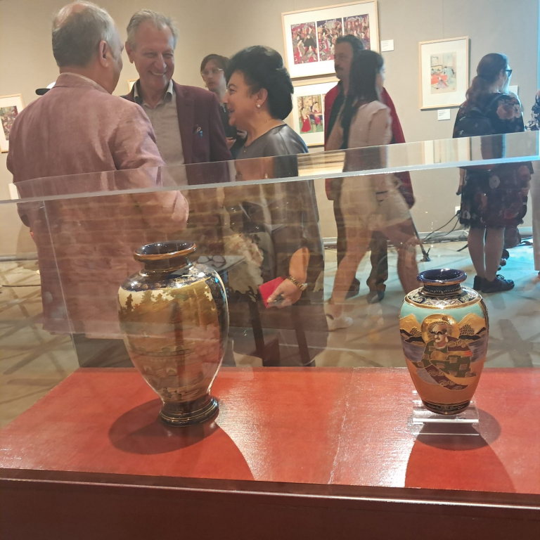 FOTO -- Stampe japoneze autentice, în premieră la Iași. Expoziție permanentă la Palatul Braunstein