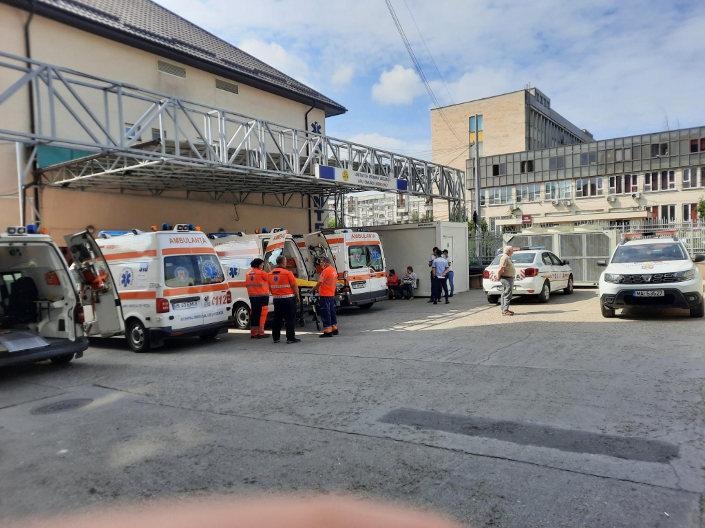 Ambulanța, solicitată fără întrerupere la Iași