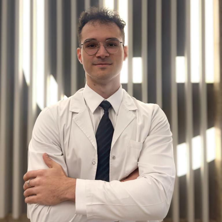  Șefii de promoţie la UMF Iaşi: „Nu vă fie teamă de eşecuri, faceţi din ele lecţii”