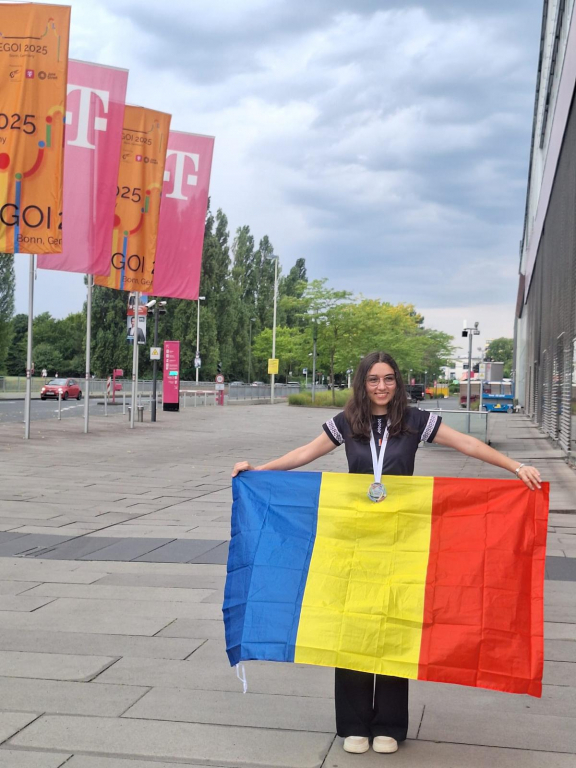 O elevă a Colegiului Naţional aduce argintul de la Olimpiada Europeană de Informatică pentru Fete