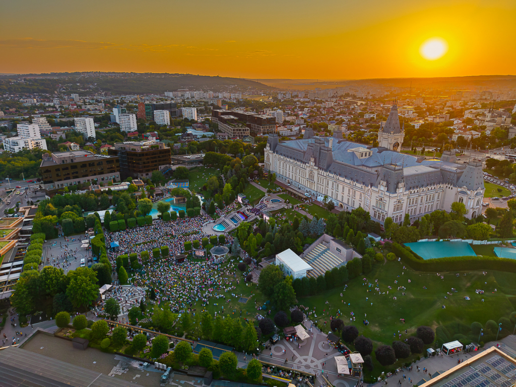  VIDEO - 25 ani de IULIUS: 3 grădini urbane amenajate de la zero în Iași, Timișoara și Cluj-Napoca, 18 hectare spații verzi, peste 80.000 arbori maturi și arbuști