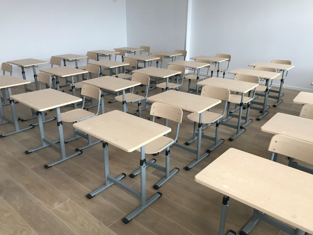 Școli fără glas. La Iași, reforma educațională taie în carne vie