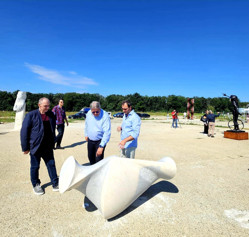 Proiect artistic unic în Europa. Aeroportul Iași devine galerie de artă în aer liber