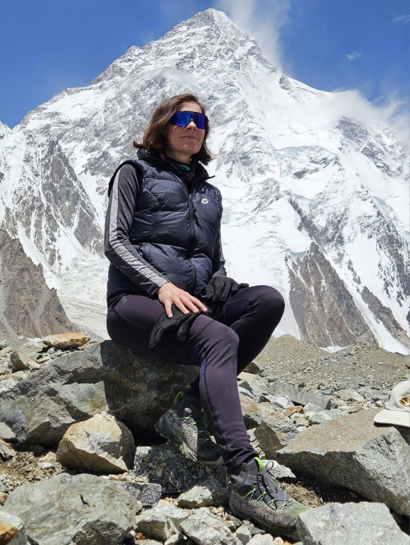 „Am urcat până aproape de cer și am coborât cu viață”. Expediția românească pe Broad Peak, oprită de vremea extremă din Karakorum