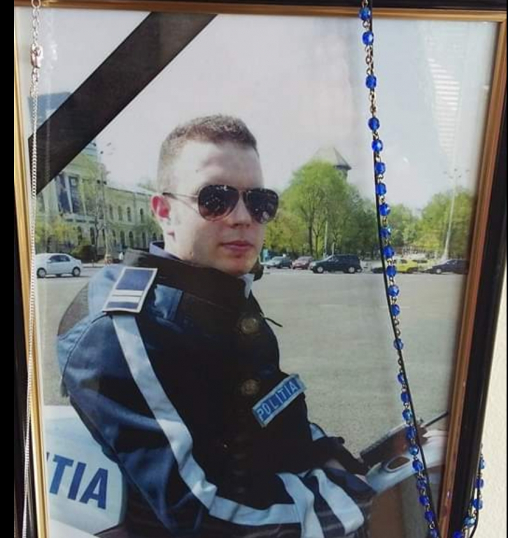 Monumentul poliţiştilor rutieri e gata şi aşteaptă să fie amplasat