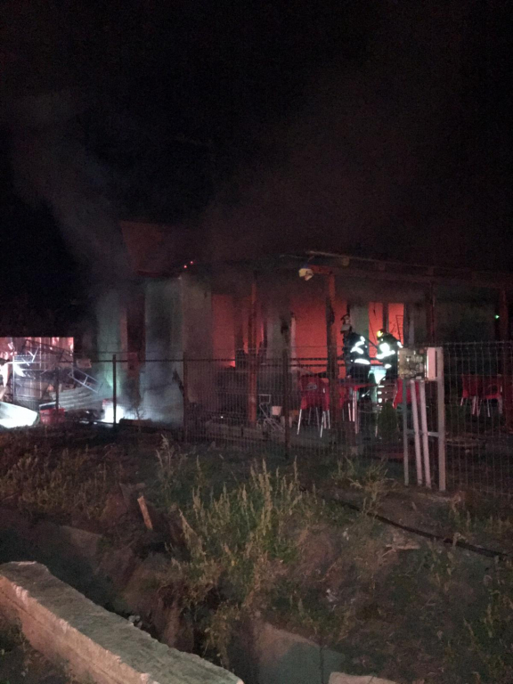 Magazin de butelii, în pericol de explozie la Bârlad