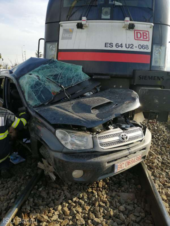  Șofer tăiat de tren la Bacău 