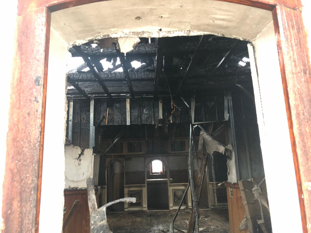 Biserica arsă din satul Tudor Vladimirescu va fi înlocuită cu o nouă zidire