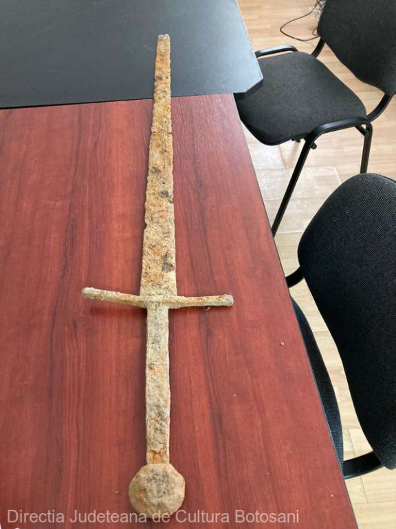  Spadă din secolul XVI, descoperită la Stâncești