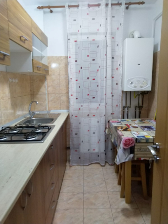 Proprietar PF inchiriez apartament 2 camere 
