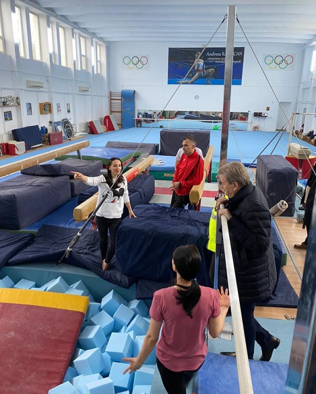   Gimnasta Andreea Răducan a revenit în orașul natal