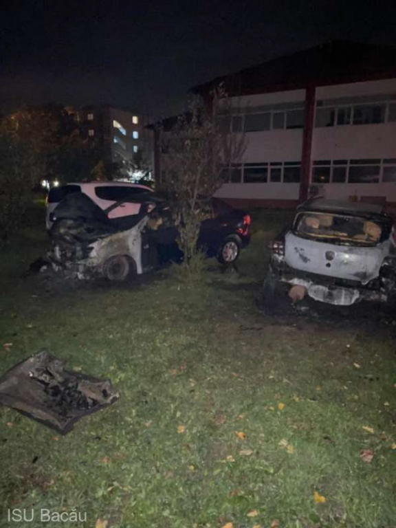 Incendiu într-o parcare din Bacău. Au ars opt autoturisme și un microbuz