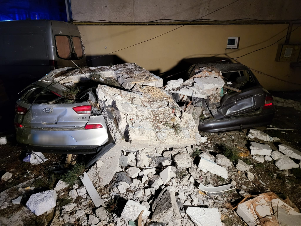 Explozie uriașă într-un bloc, la Suceava. Două scări au fost evacuate