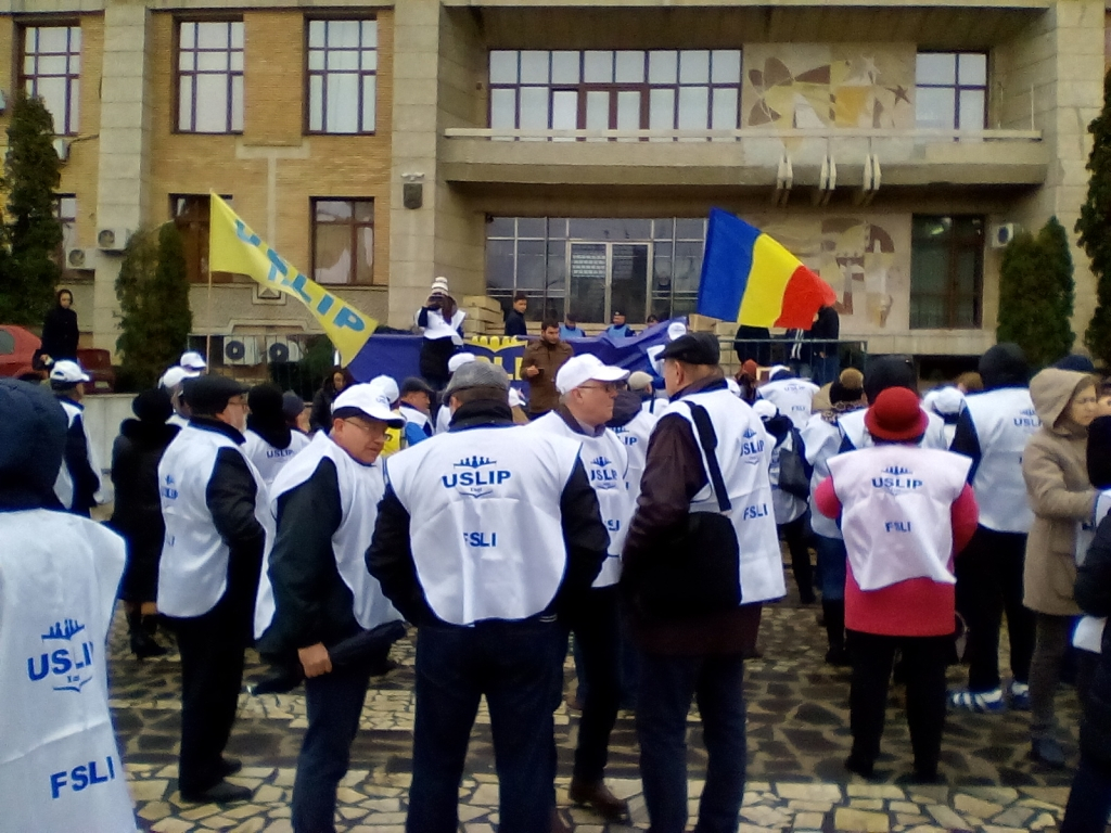 USLIP Iaşi solicită sprijinul preşedintelui pentru depolitizarea sistemului educaţional